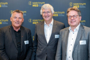 Christian Bredl, Leiter TK Landesvertretung Bayern und Peter Krase, Bevollmächtigter Leistungs- und Versorgungssteuerung AOK Bayern a.D.